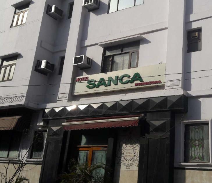 Hotel Sanca International ニューデリー エクステリア 写真